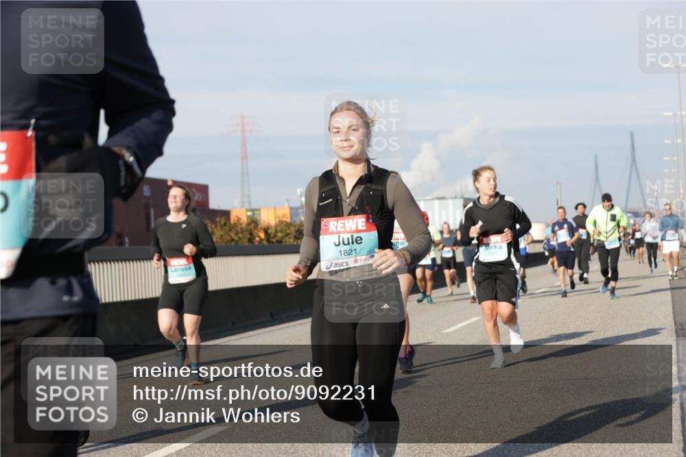 03.10.2025 - Köhlbrandbrückenlauf Jannik Wohlers http://msf.ph/oto/9092231 03.10.2025 09:59:52 Position 3 1821 meine-sportfotos.de
