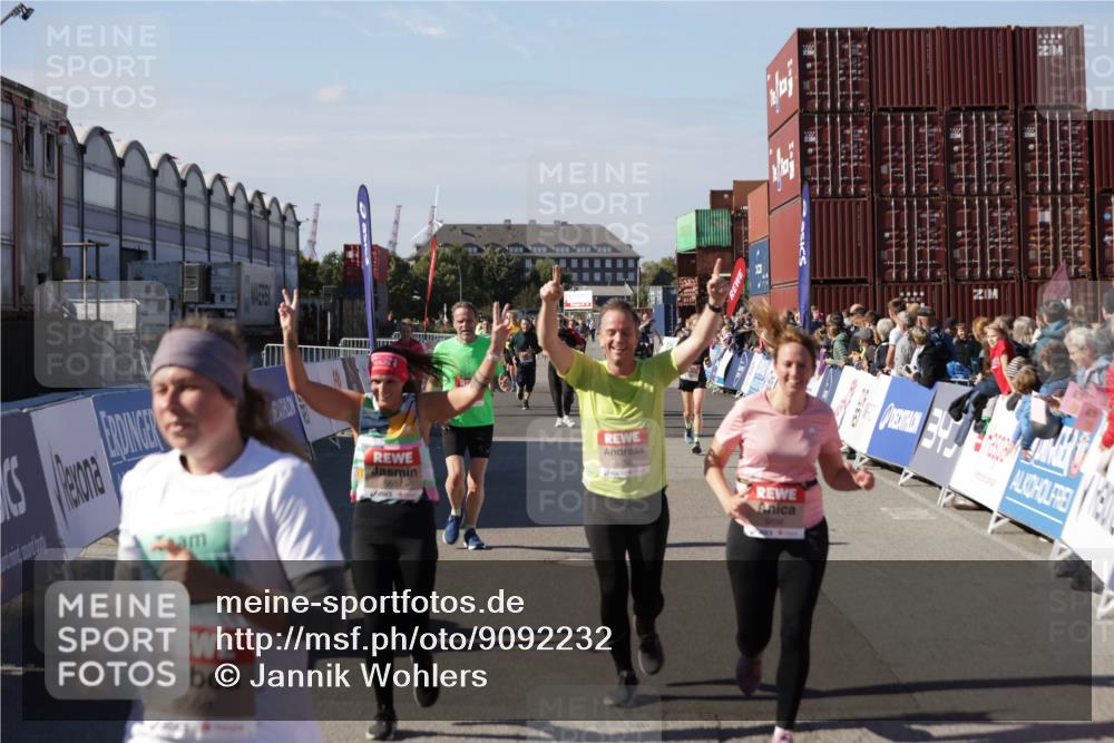 03.10.2025 - Köhlbrandbrückenlauf Jannik Wohlers http://msf.ph/oto/9092232 03.10.2025 13:19:58 Ziel 4376, 4433, 4539, 4721, 5059, 5175, 5656, 5657, 5658, 5704, 5841, 6068, 6414, 6567, 6568, 6649, 6660, 6663, 6730 meine-sportfotos.de