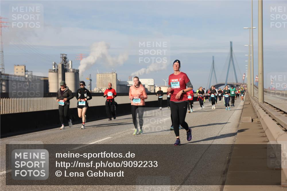 03.10.2025 - Köhlbrandbrückenlauf Lena Gebhardt http://msf.ph/oto/9092233 03.10.2025 10:08:13 Position 2 2536 meine-sportfotos.de