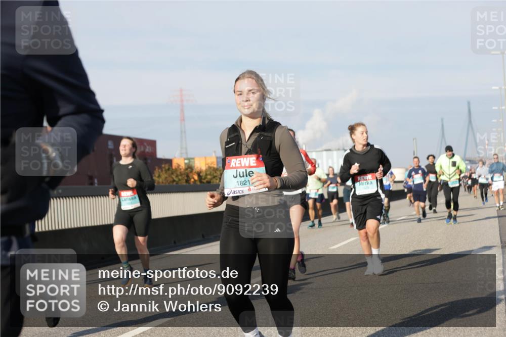 03.10.2025 - Köhlbrandbrückenlauf Jannik Wohlers http://msf.ph/oto/9092239 03.10.2025 09:59:52 Position 3 1821 meine-sportfotos.de