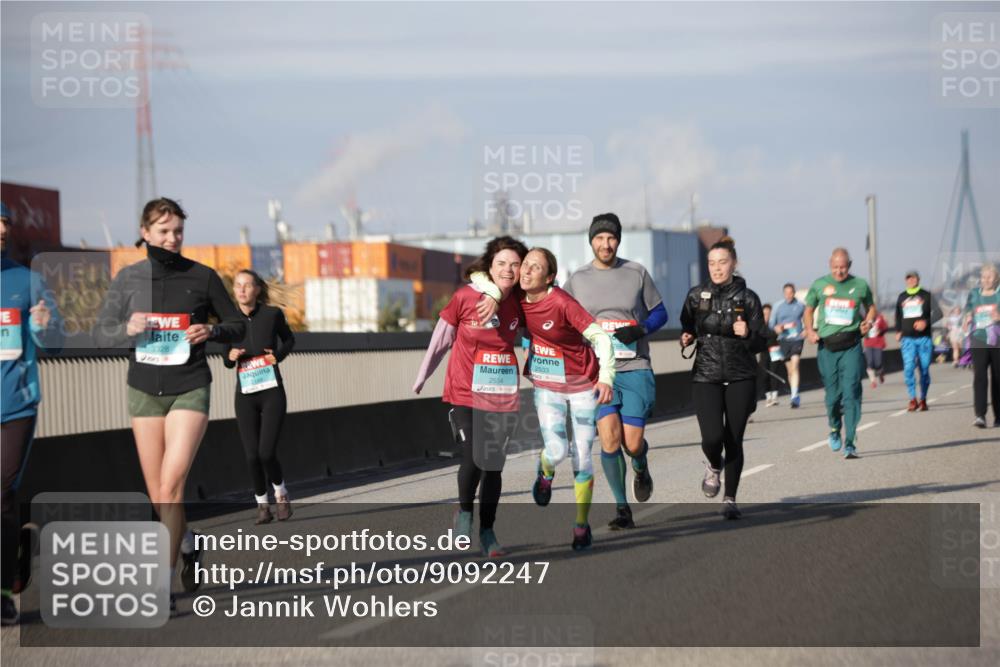 03.10.2025 - Köhlbrandbrückenlauf Jannik Wohlers http://msf.ph/oto/9092247 03.10.2025 10:11:40 Position 3 2533, 2554 meine-sportfotos.de
