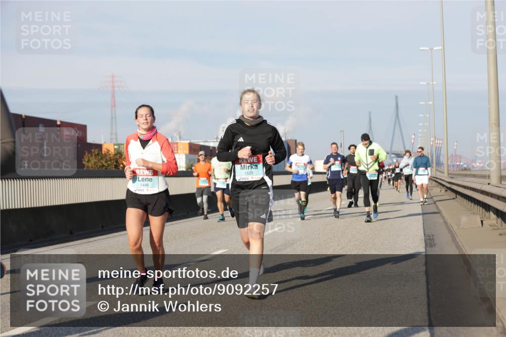 03.10.2025 - Köhlbrandbrückenlauf Jannik Wohlers http://msf.ph/oto/9092257 03.10.2025 09:59:53 Position 3 1446, 1529 meine-sportfotos.de
