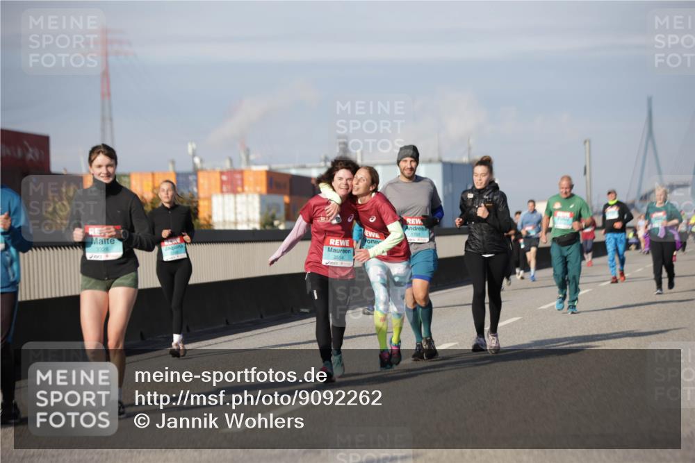03.10.2025 - Köhlbrandbrückenlauf Jannik Wohlers http://msf.ph/oto/9092262 03.10.2025 10:11:40 Position 3 3328, 2554, 1769 meine-sportfotos.de