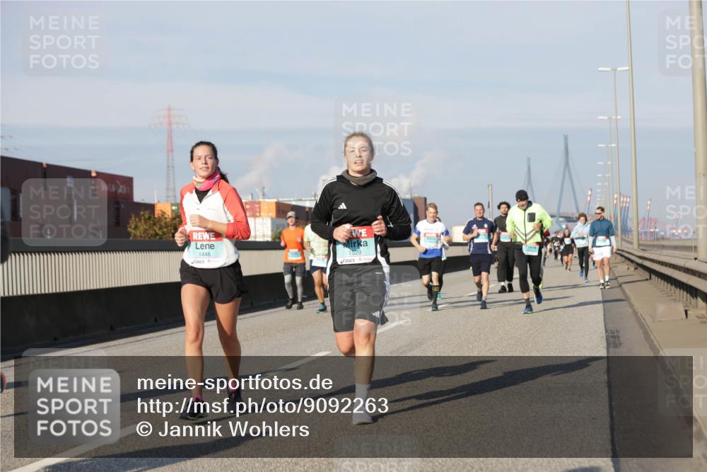 03.10.2025 - Köhlbrandbrückenlauf Jannik Wohlers http://msf.ph/oto/9092263 03.10.2025 09:59:53 Position 3 1446, 1529 meine-sportfotos.de