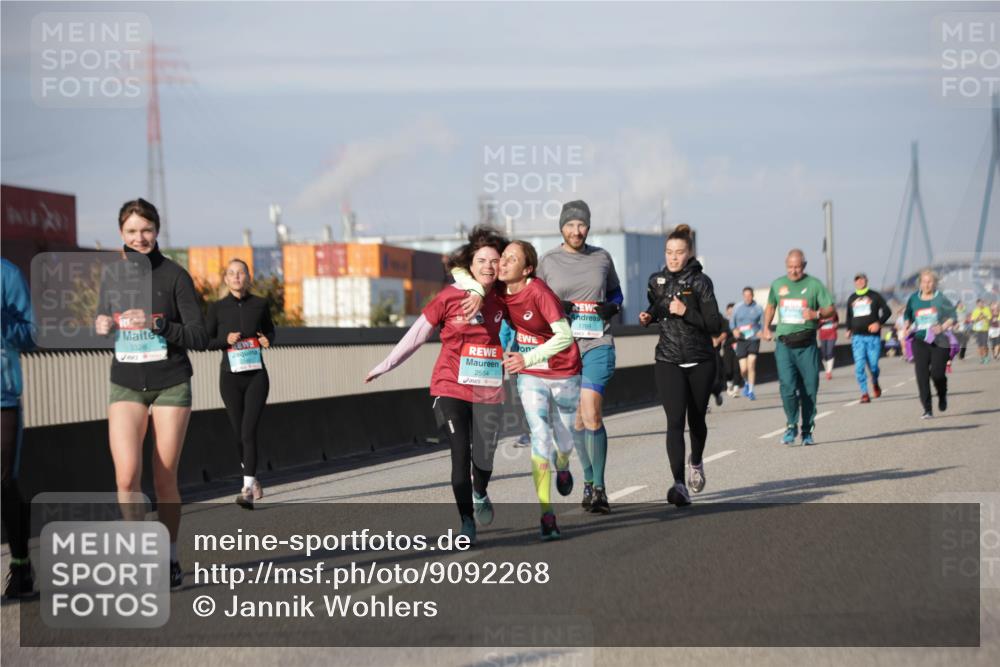 03.10.2025 - Köhlbrandbrückenlauf Jannik Wohlers http://msf.ph/oto/9092268 03.10.2025 10:11:40 Position 3 3328, 2554, 1769 meine-sportfotos.de