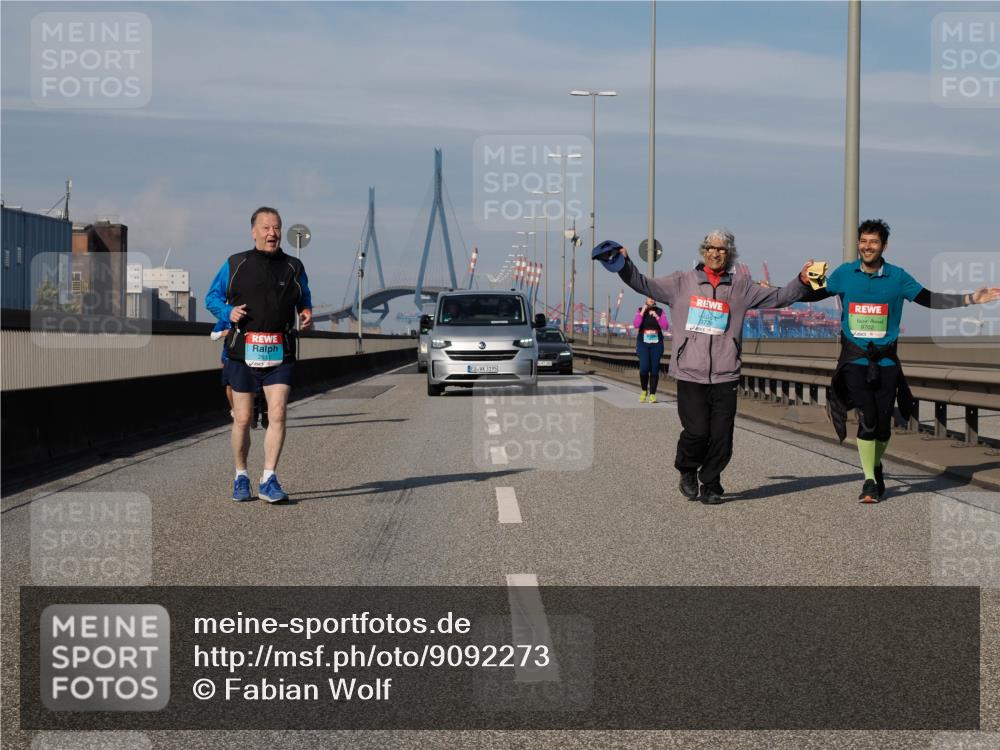 03.10.2025 - Köhlbrandbrückenlauf Fabian Wolf http://msf.ph/oto/9092273 03.10.2025 10:28:13 Position 3 261, 3195, 3774, 9702 meine-sportfotos.de