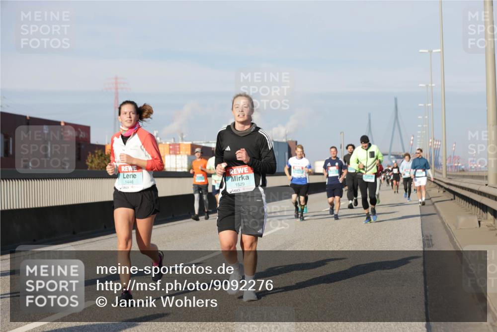 03.10.2025 - Köhlbrandbrückenlauf Jannik Wohlers http://msf.ph/oto/9092276 03.10.2025 09:59:53 Position 3 1446, 1529 meine-sportfotos.de
