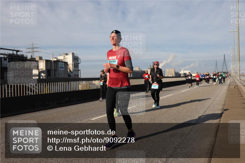 03.10.2025 - Köhlbrandbrückenlauf Lena Gebhardt http://msf.ph/oto/9092278 03.10.2025 10:08:16 Position 2  meine-sportfotos.de