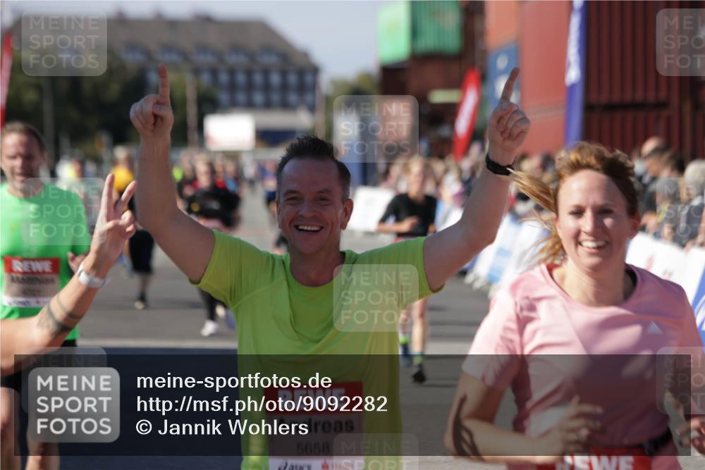 03.10.2025 - Köhlbrandbrückenlauf Jannik Wohlers http://msf.ph/oto/9092282 03.10.2025 13:19:58 Ziel 4376, 4433, 4539, 4721, 5059, 5175, 5656, 5657, 5658, 5704, 5841, 6068, 6414, 6567, 6568, 6649, 6660, 6663, 6730 meine-sportfotos.de
