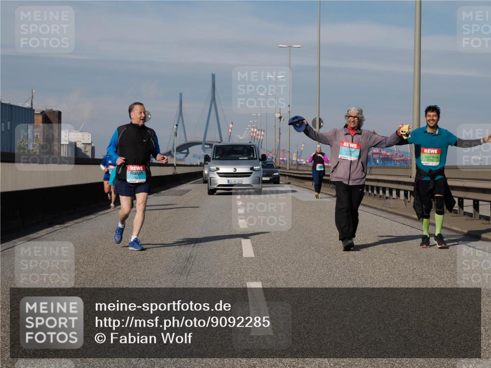 03.10.2025 - Köhlbrandbrückenlauf Fabian Wolf http://msf.ph/oto/9092285 03.10.2025 10:28:13 Position 3 3195, 3774, 9702 meine-sportfotos.de
