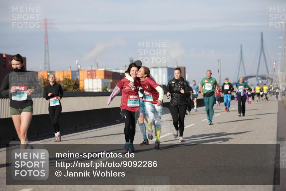 03.10.2025 - Köhlbrandbrückenlauf Jannik Wohlers http://msf.ph/oto/9092286 03.10.2025 10:11:40 Position 3 2554 meine-sportfotos.de