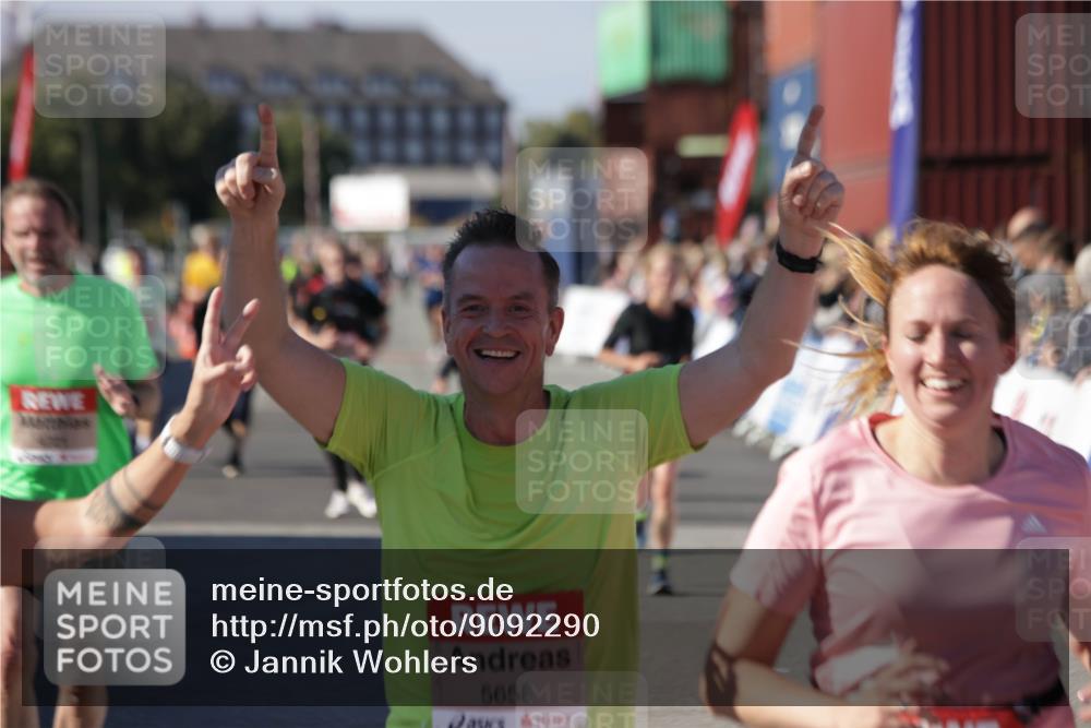03.10.2025 - Köhlbrandbrückenlauf Jannik Wohlers http://msf.ph/oto/9092290 03.10.2025 13:19:58 Ziel 4376, 4433, 4539, 4721, 5059, 5175, 5656, 5657, 5658, 5704, 5841, 6068, 6414, 6567, 6568, 6649, 6660, 6663, 6730 meine-sportfotos.de