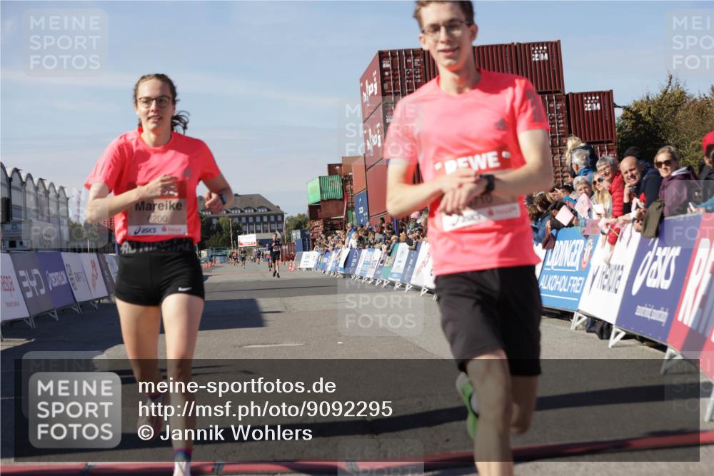 03.10.2025 - Köhlbrandbrückenlauf Jannik Wohlers http://msf.ph/oto/9092295 03.10.2025 12:54:06 Ziel 4030, 5710, 5947, 6002, 6200, 6817 meine-sportfotos.de