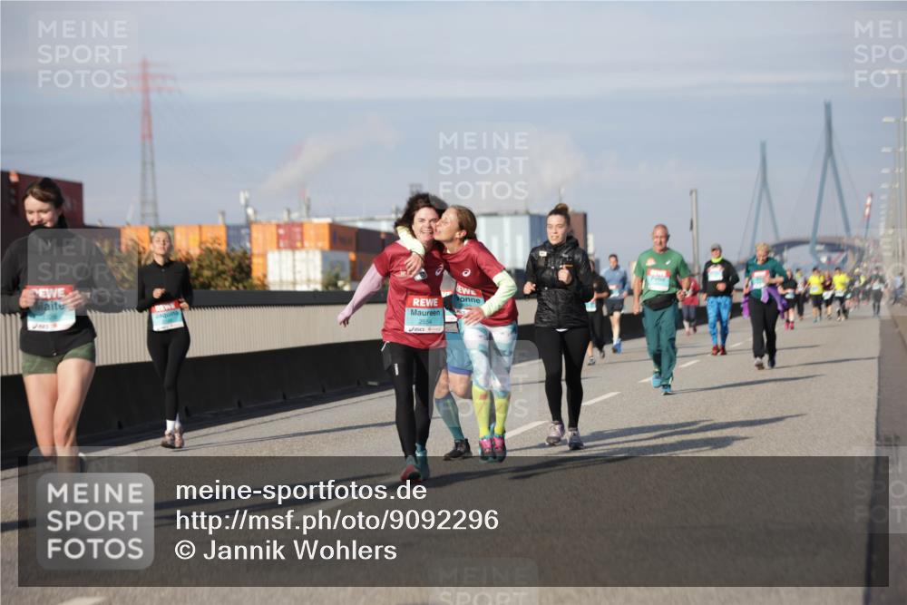 03.10.2025 - Köhlbrandbrückenlauf Jannik Wohlers http://msf.ph/oto/9092296 03.10.2025 10:11:41 Position 3 2554 meine-sportfotos.de