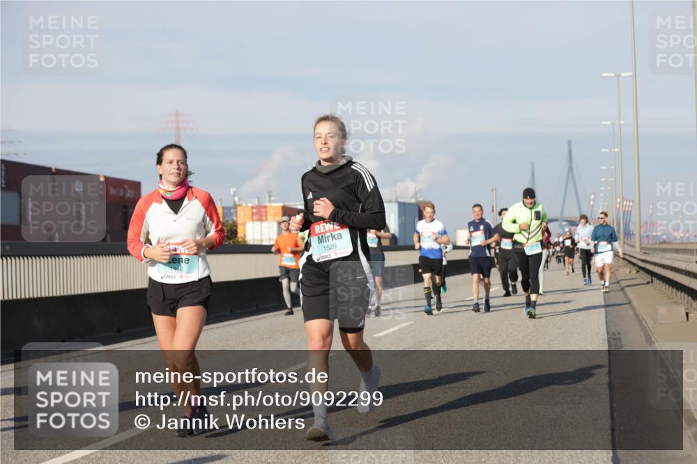 03.10.2025 - Köhlbrandbrückenlauf Jannik Wohlers http://msf.ph/oto/9092299 03.10.2025 09:59:53 Position 3 1446, 1529 meine-sportfotos.de