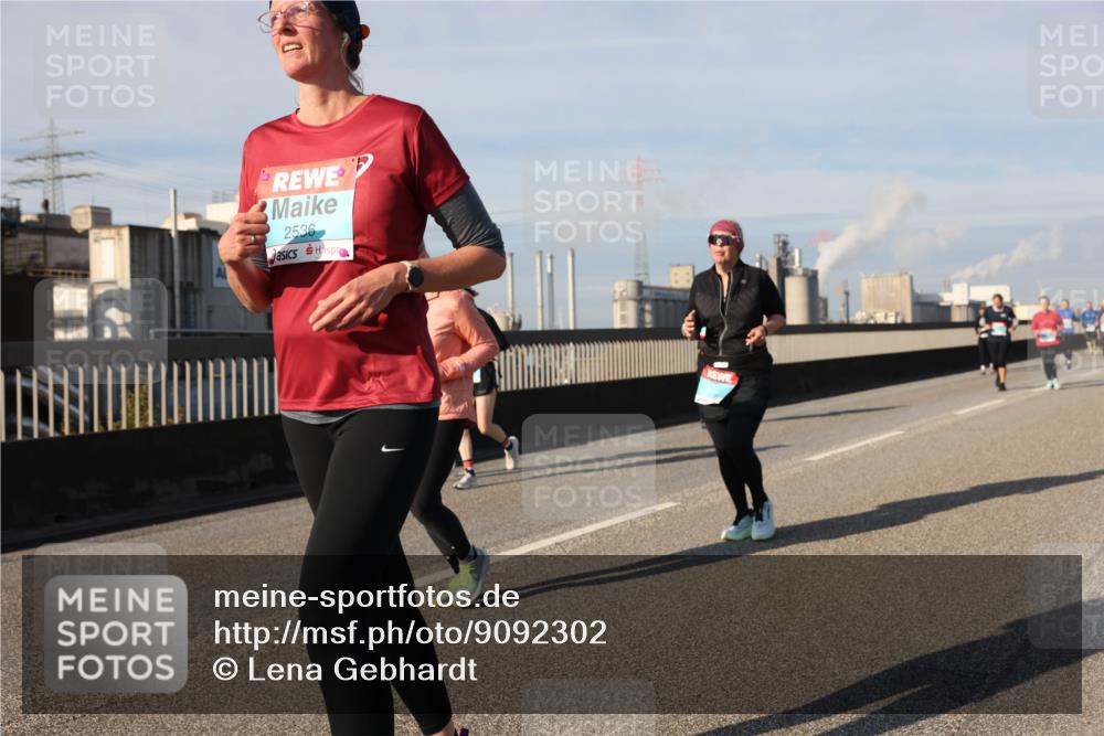 03.10.2025 - Köhlbrandbrückenlauf Lena Gebhardt http://msf.ph/oto/9092302 03.10.2025 10:08:17 Position 2 2536 meine-sportfotos.de