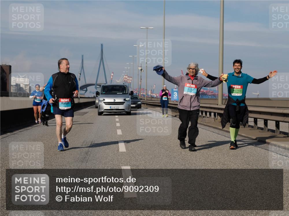 03.10.2025 - Köhlbrandbrückenlauf Fabian Wolf http://msf.ph/oto/9092309 03.10.2025 10:28:14 Position 3 261, 3195, 3, 3774, 9702 meine-sportfotos.de