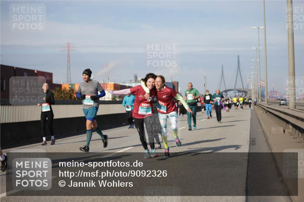 03.10.2025 - Köhlbrandbrückenlauf Jannik Wohlers http://msf.ph/oto/9092326 03.10.2025 10:11:42 Position 3 2554 meine-sportfotos.de