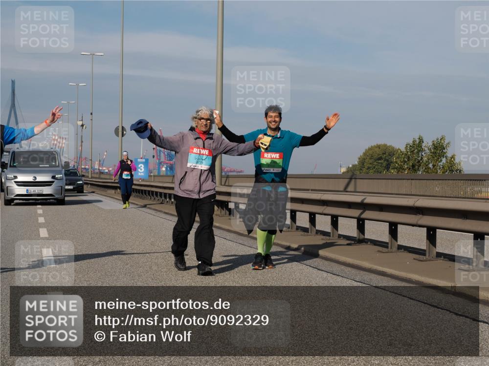 03.10.2025 - Köhlbrandbrückenlauf Fabian Wolf http://msf.ph/oto/9092329 03.10.2025 10:28:15 Position 3 3195, 3, 3774, 9702 meine-sportfotos.de