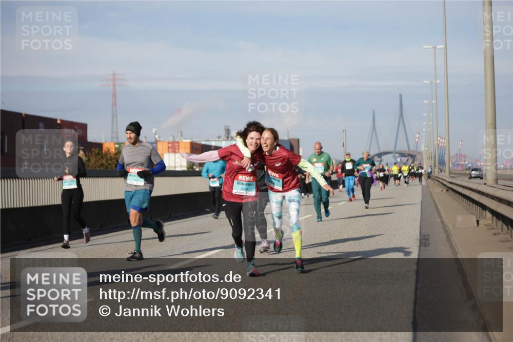 03.10.2025 - Köhlbrandbrückenlauf Jannik Wohlers http://msf.ph/oto/9092341 03.10.2025 10:11:42 Position 3 2554 meine-sportfotos.de