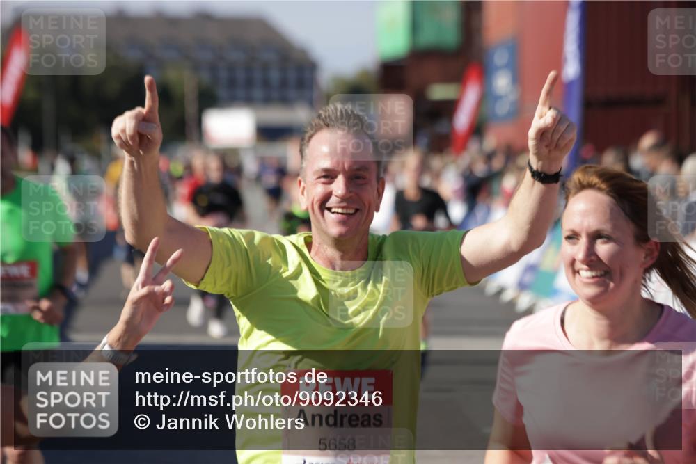 03.10.2025 - Köhlbrandbrückenlauf Jannik Wohlers http://msf.ph/oto/9092346 03.10.2025 13:19:59 Ziel 4376, 4433, 4539, 4721, 5037, 5059, 5175, 5656, 5657, 5658, 5704, 5841, 6068, 6414, 6567, 6568, 6649, 6663 meine-sportfotos.de