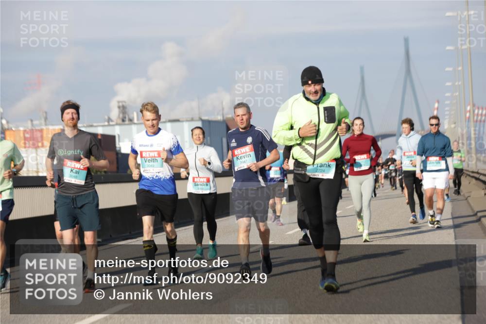 03.10.2025 - Köhlbrandbrückenlauf Jannik Wohlers http://msf.ph/oto/9092349 03.10.2025 09:59:55 Position 3 3048, 3049, 3063, 3047, 2724 meine-sportfotos.de