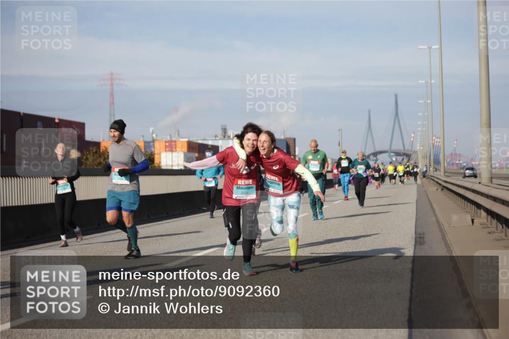 03.10.2025 - Köhlbrandbrückenlauf Jannik Wohlers http://msf.ph/oto/9092360 03.10.2025 10:11:42 Position 3 2554 meine-sportfotos.de