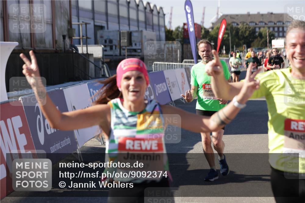 03.10.2025 - Köhlbrandbrückenlauf Jannik Wohlers http://msf.ph/oto/9092374 03.10.2025 13:19:59 Ziel 4376, 4433, 4539, 4721, 5037, 5059, 5175, 5656, 5657, 5658, 5704, 5841, 6068, 6414, 6567, 6568, 6649, 6663 meine-sportfotos.de