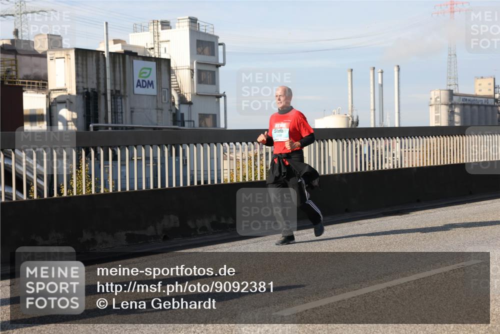 03.10.2025 - Köhlbrandbrückenlauf Lena Gebhardt http://msf.ph/oto/9092381 03.10.2025 10:08:19 Position 2 2468 meine-sportfotos.de