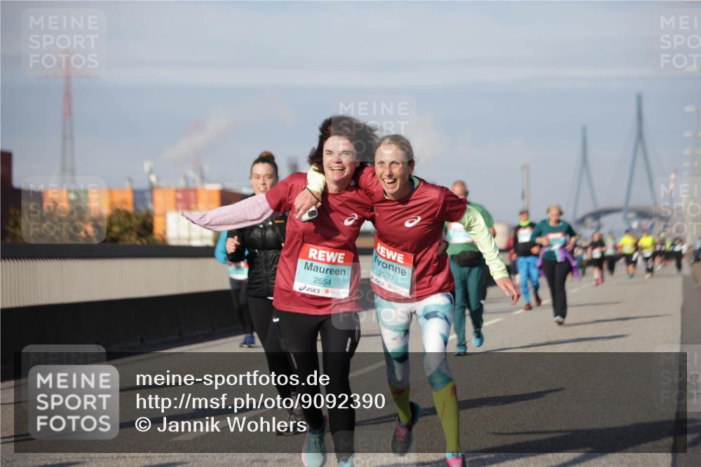 03.10.2025 - Köhlbrandbrückenlauf Jannik Wohlers http://msf.ph/oto/9092390 03.10.2025 10:11:42 Position 3 2554, 2533 meine-sportfotos.de