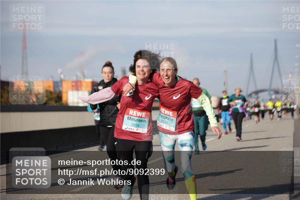 03.10.2025 - Köhlbrandbrückenlauf Jannik Wohlers http://msf.ph/oto/9092399 03.10.2025 10:11:42 Position 3 2554, 2533 meine-sportfotos.de