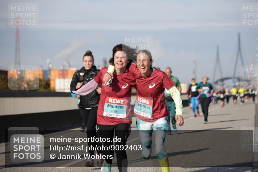 03.10.2025 - Köhlbrandbrückenlauf Jannik Wohlers http://msf.ph/oto/9092403 03.10.2025 10:11:42 Position 3 2554, 2533 meine-sportfotos.de