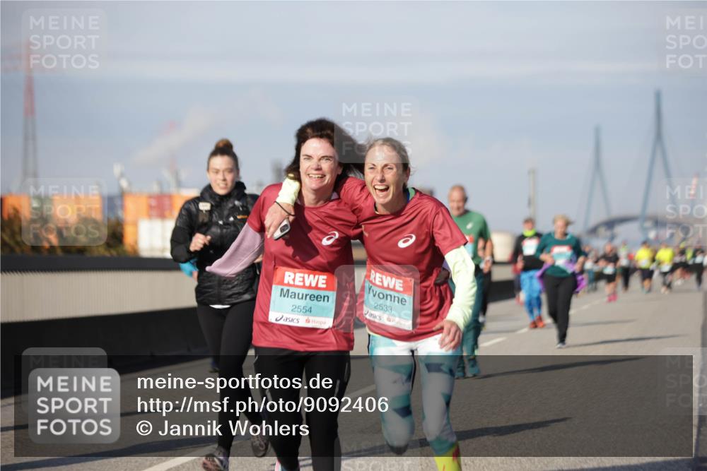 03.10.2025 - Köhlbrandbrückenlauf Jannik Wohlers http://msf.ph/oto/9092406 03.10.2025 10:11:43 Position 3 2554, 2533 meine-sportfotos.de