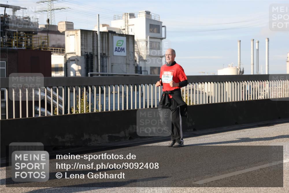 03.10.2025 - Köhlbrandbrückenlauf Lena Gebhardt http://msf.ph/oto/9092408 03.10.2025 10:08:20 Position 2  meine-sportfotos.de