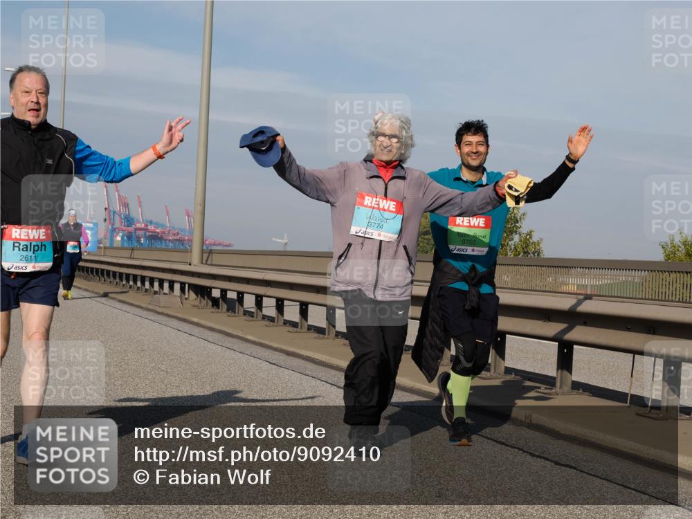 03.10.2025 - Köhlbrandbrückenlauf Fabian Wolf http://msf.ph/oto/9092410 03.10.2025 10:28:16 Position 3 2611, 3774, 9702 meine-sportfotos.de