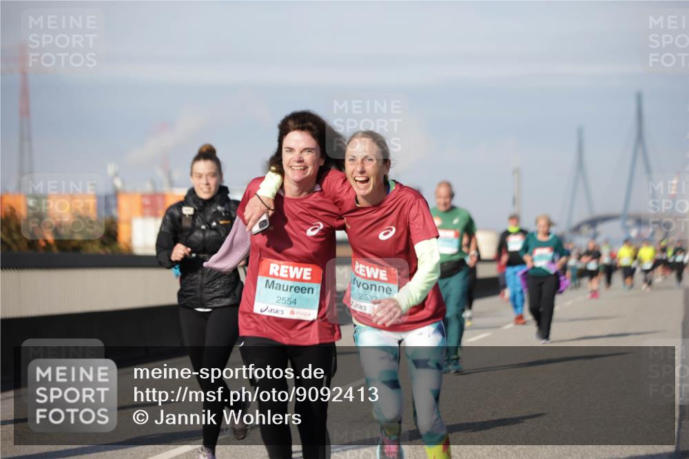 03.10.2025 - Köhlbrandbrückenlauf Jannik Wohlers http://msf.ph/oto/9092413 03.10.2025 10:11:43 Position 3 2554, 2533 meine-sportfotos.de