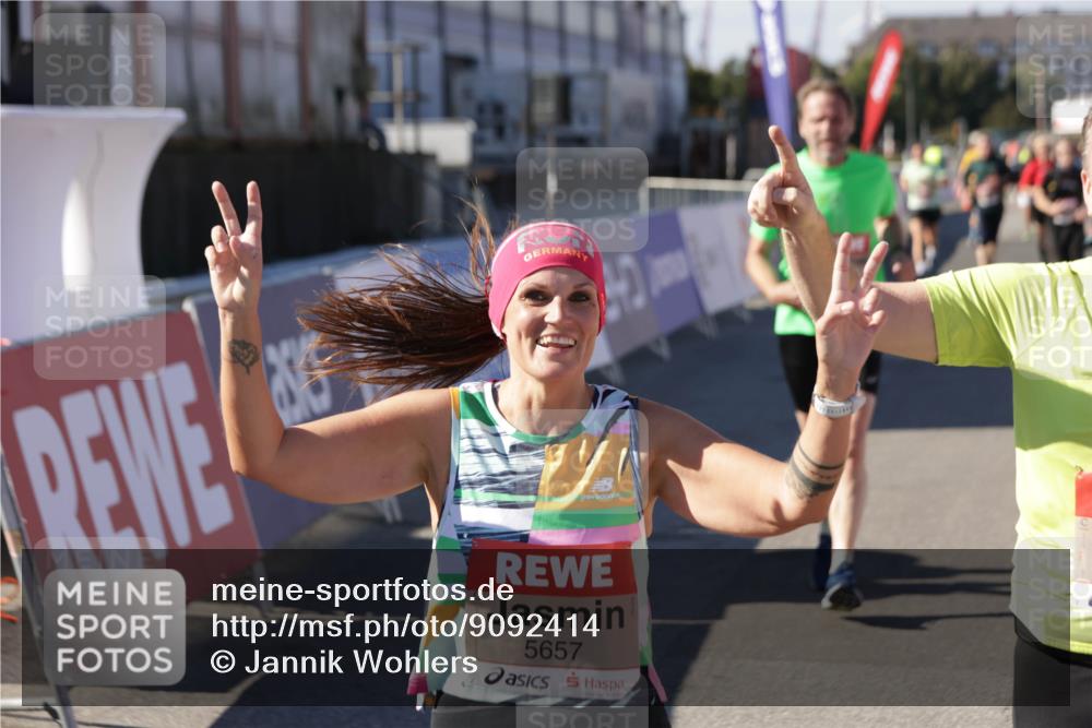 03.10.2025 - Köhlbrandbrückenlauf Jannik Wohlers http://msf.ph/oto/9092414 03.10.2025 13:20:00 Ziel 4376, 4433, 4539, 4721, 5037, 5059, 5175, 5328, 5656, 5657, 5658, 5704, 5841, 6068, 6414, 6567, 6568, 6649, 6663 meine-sportfotos.de