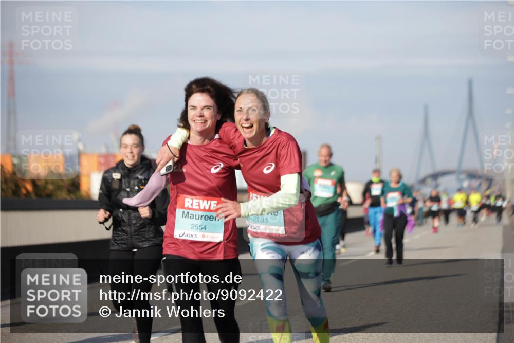03.10.2025 - Köhlbrandbrückenlauf Jannik Wohlers http://msf.ph/oto/9092422 03.10.2025 10:11:43 Position 3 2554, 2533 meine-sportfotos.de
