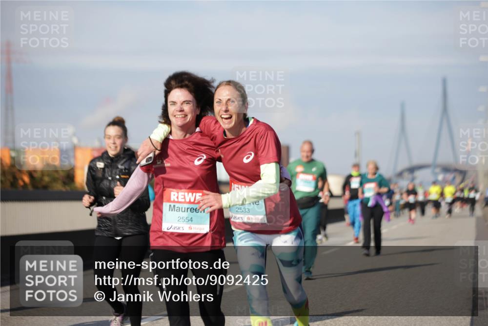 03.10.2025 - Köhlbrandbrückenlauf Jannik Wohlers http://msf.ph/oto/9092425 03.10.2025 10:11:43 Position 3 2554, 2533 meine-sportfotos.de