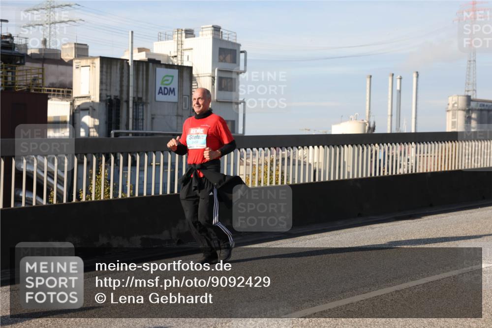 03.10.2025 - Köhlbrandbrückenlauf Lena Gebhardt http://msf.ph/oto/9092429 03.10.2025 10:08:20 Position 2  meine-sportfotos.de