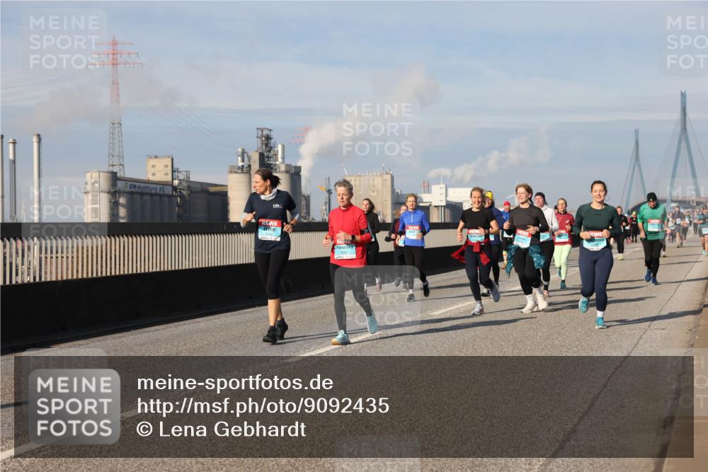 03.10.2025 - Köhlbrandbrückenlauf Lena Gebhardt http://msf.ph/oto/9092435 03.10.2025 10:08:21 Position 2 3142 meine-sportfotos.de