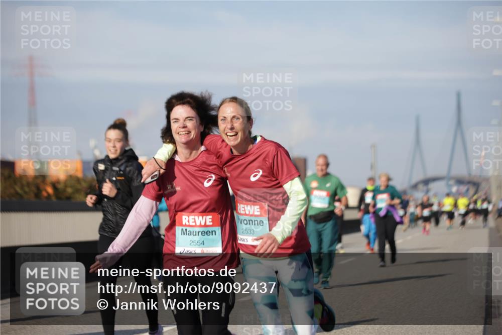 03.10.2025 - Köhlbrandbrückenlauf Jannik Wohlers http://msf.ph/oto/9092437 03.10.2025 10:11:43 Position 3 2533, 2554 meine-sportfotos.de