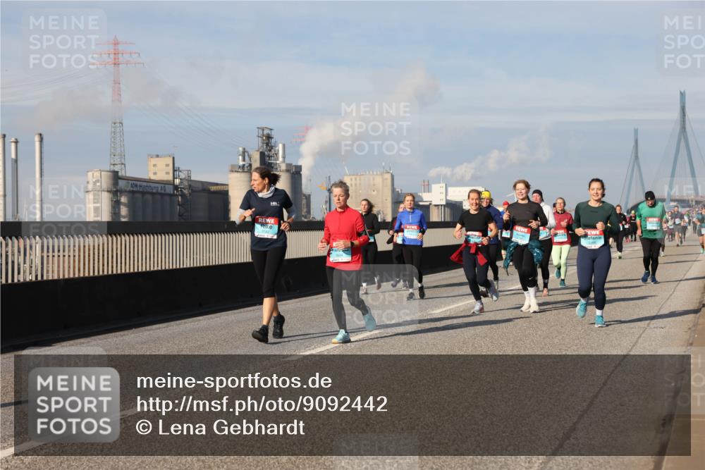 03.10.2025 - Köhlbrandbrückenlauf Lena Gebhardt http://msf.ph/oto/9092442 03.10.2025 10:08:21 Position 2  meine-sportfotos.de