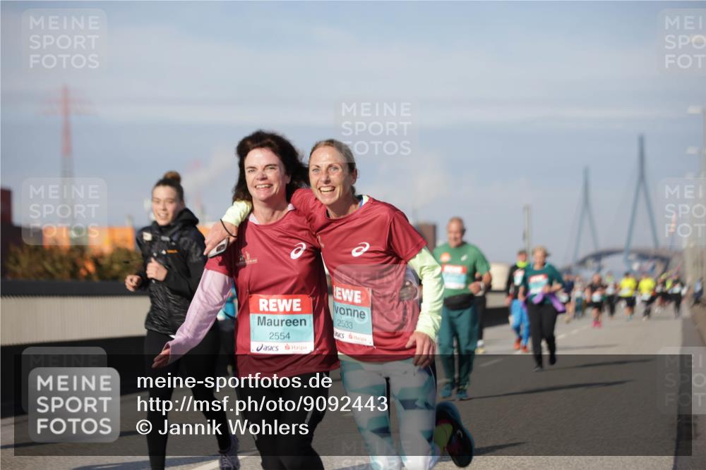 03.10.2025 - Köhlbrandbrückenlauf Jannik Wohlers http://msf.ph/oto/9092443 03.10.2025 10:11:43 Position 3 21, 2554, 2533 meine-sportfotos.de