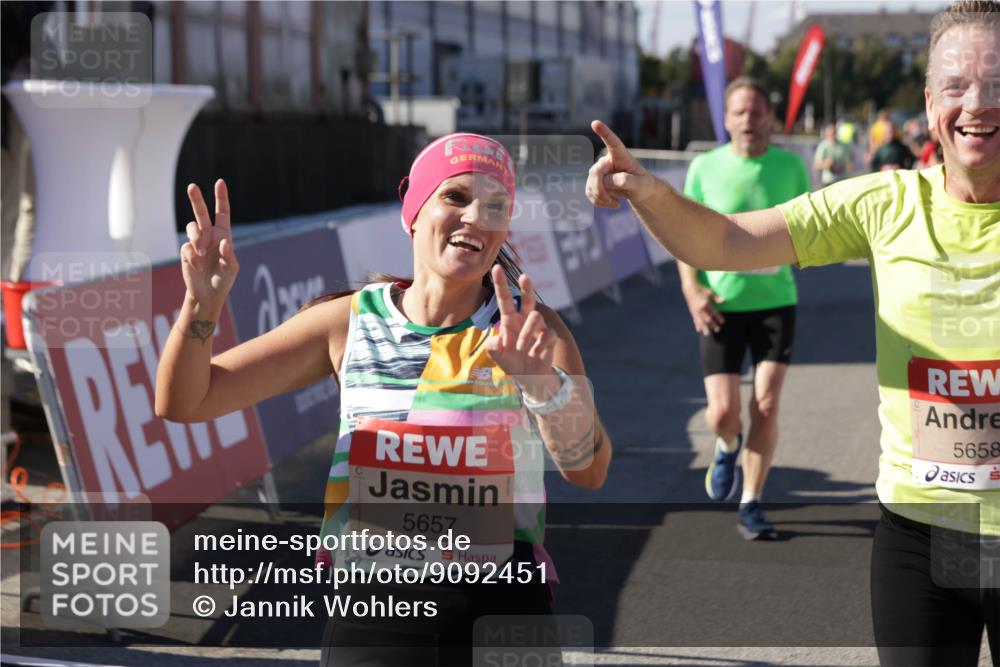 03.10.2025 - Köhlbrandbrückenlauf Jannik Wohlers http://msf.ph/oto/9092451 03.10.2025 13:20:00 Ziel 4376, 4433, 4539, 4721, 5037, 5059, 5175, 5328, 5656, 5657, 5658, 5704, 5841, 6068, 6414, 6567, 6568, 6649, 6663 meine-sportfotos.de