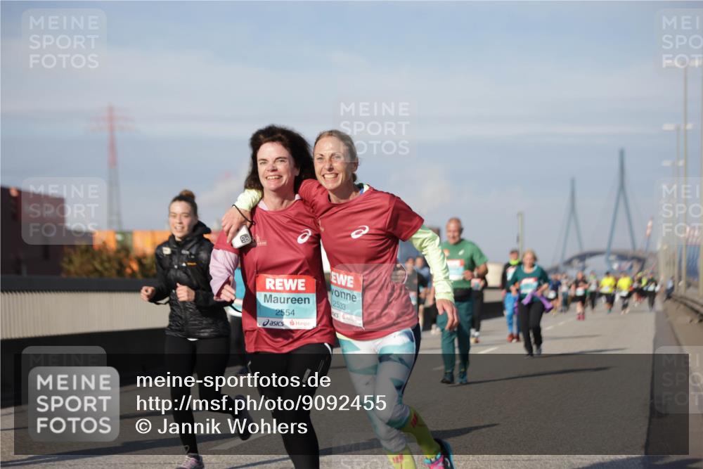 03.10.2025 - Köhlbrandbrückenlauf Jannik Wohlers http://msf.ph/oto/9092455 03.10.2025 10:11:43 Position 3 2554, 2533 meine-sportfotos.de