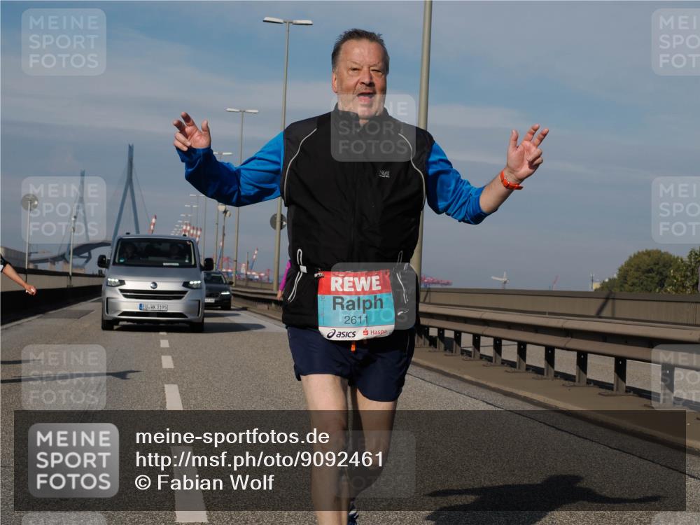 03.10.2025 - Köhlbrandbrückenlauf Fabian Wolf http://msf.ph/oto/9092461 03.10.2025 10:28:17 Position 3 3195, 2611 meine-sportfotos.de