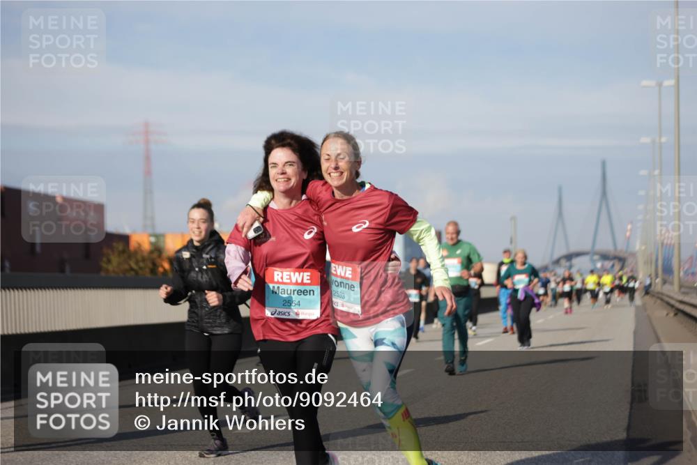 03.10.2025 - Köhlbrandbrückenlauf Jannik Wohlers http://msf.ph/oto/9092464 03.10.2025 10:11:43 Position 3 2554, 2533 meine-sportfotos.de