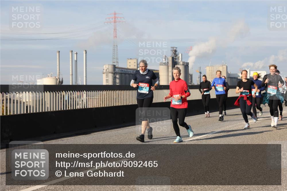 03.10.2025 - Köhlbrandbrückenlauf Lena Gebhardt http://msf.ph/oto/9092465 03.10.2025 10:08:22 Position 2 3739 meine-sportfotos.de