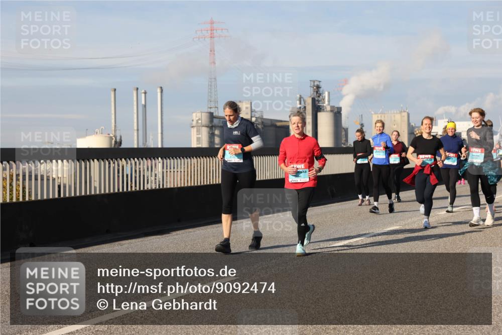 03.10.2025 - Köhlbrandbrückenlauf Lena Gebhardt http://msf.ph/oto/9092474 03.10.2025 10:08:22 Position 2 3142, 3739 meine-sportfotos.de
